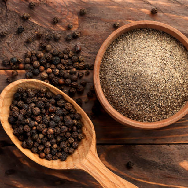 Certified organic Black Pepper (Piper nigrum)